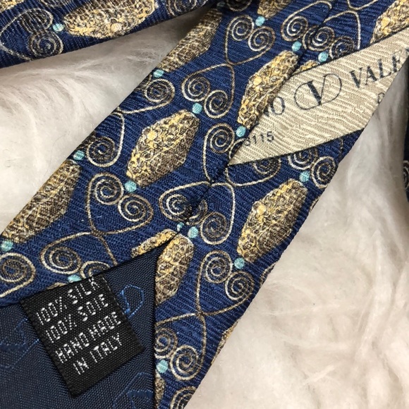🆕 Valentino Italy Silk Tie - Picture 6 of 8